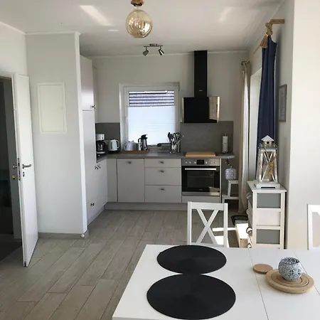 Strandhaus-appartment-rauchschwalbe
