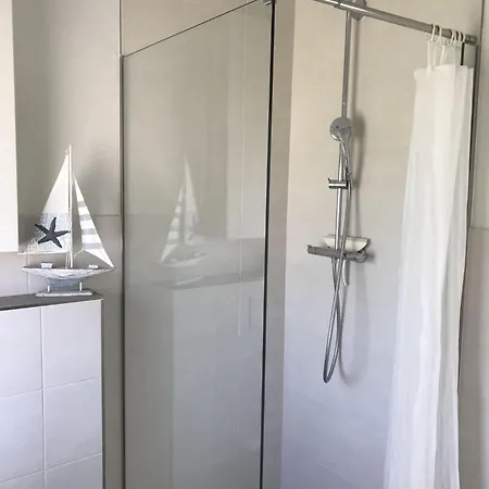 Strandhaus-Appartement-Rauchschwalbe-Og Fehmarnsund
